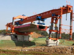 <b>新疆哈密架桥机厂家 现货设备出租</b>