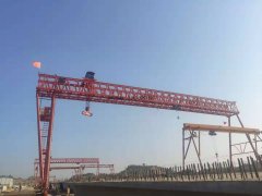 <b>河北唐山龙门吊厂家 120吨提梁机现货供应</b>