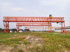 湖北恩施龙门吊租赁公司32吨门吊使用时的注意事