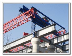 <b>浙江嘉兴架桥机公司分析架桥机打磨除锈注意事</b>