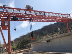 <b>湖北黄冈龙门吊公司详解室外龙门吊的安全要点</b>