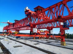 <b>架桥机在上下纵坡移位有哪些防滑措施</b>