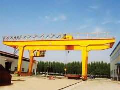 <b>浙江温州外悬龙门吊能不能实现远距离跨料吊装</b>